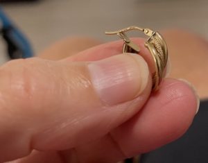 Single Hoop earring